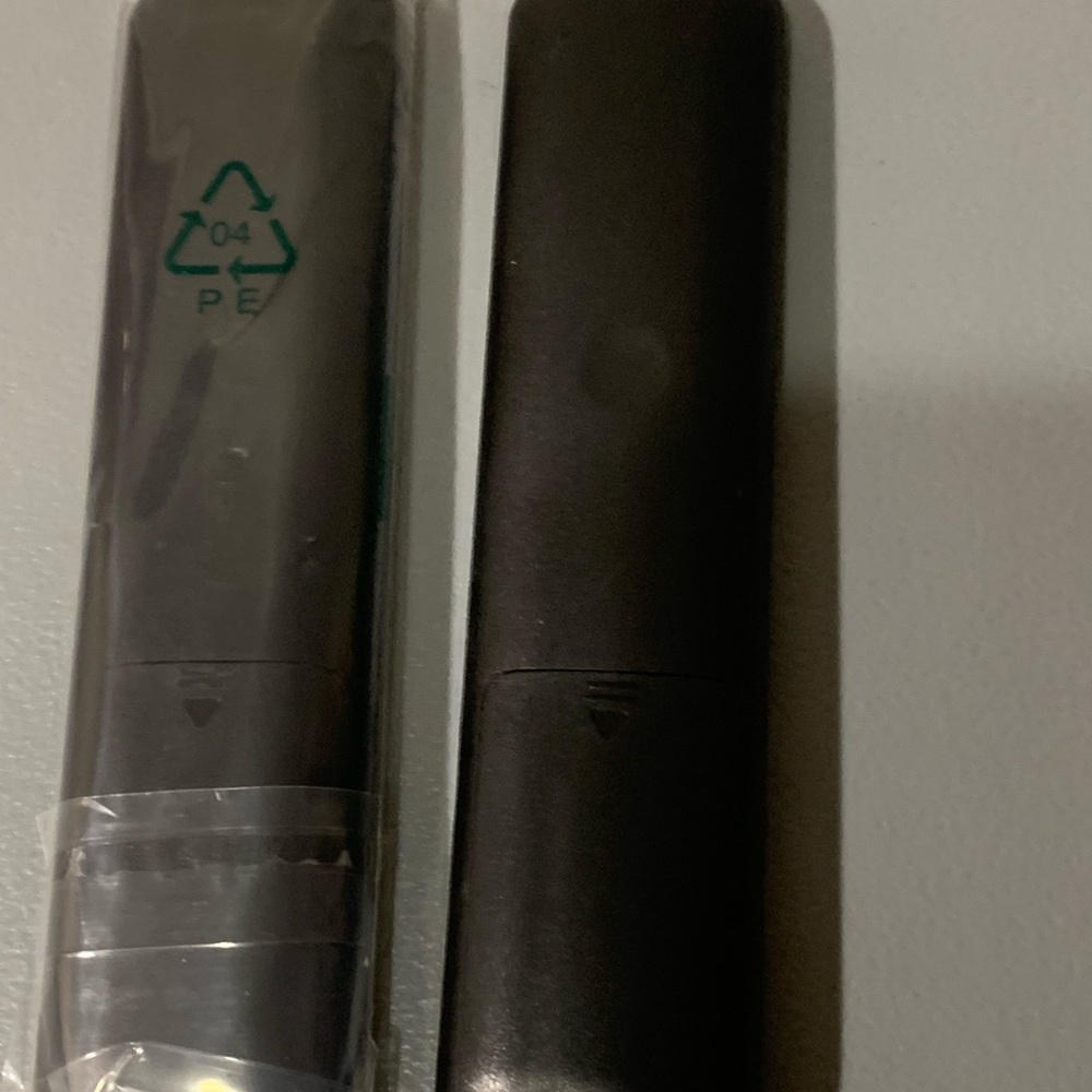 Hisense Remote Control Box with App Buttons - Picture 4 of 4